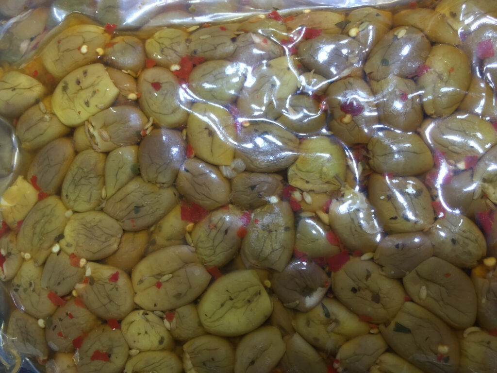 OLIVE VERDI SCHIACCIATE DENOCCIOLATE PRODOTTO DI  CALABRIA TOP IDEA REGALO
